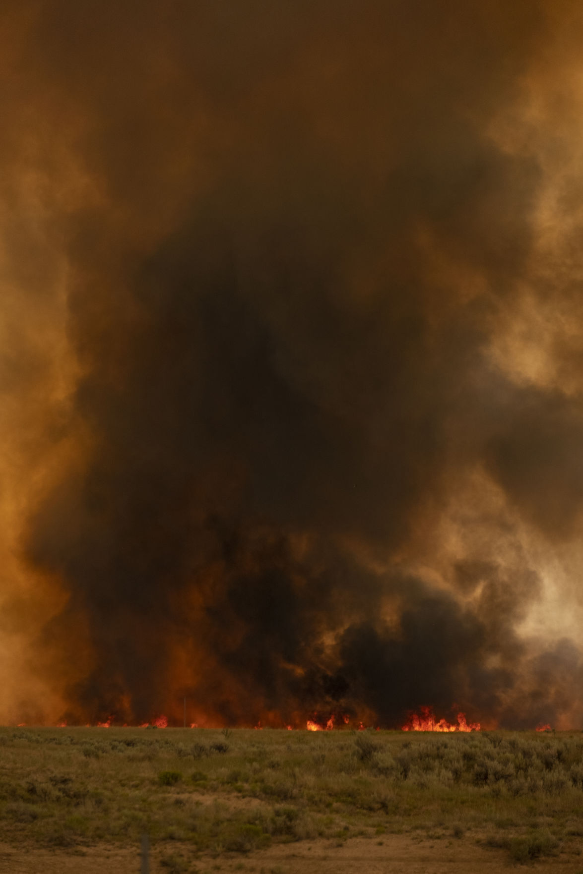 Wildfire burns near Declo